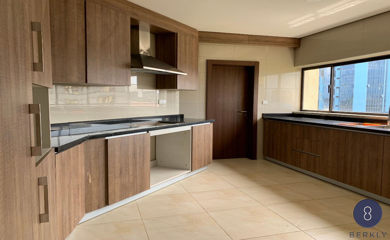 Kitchen, 4 bedroom maisonette 