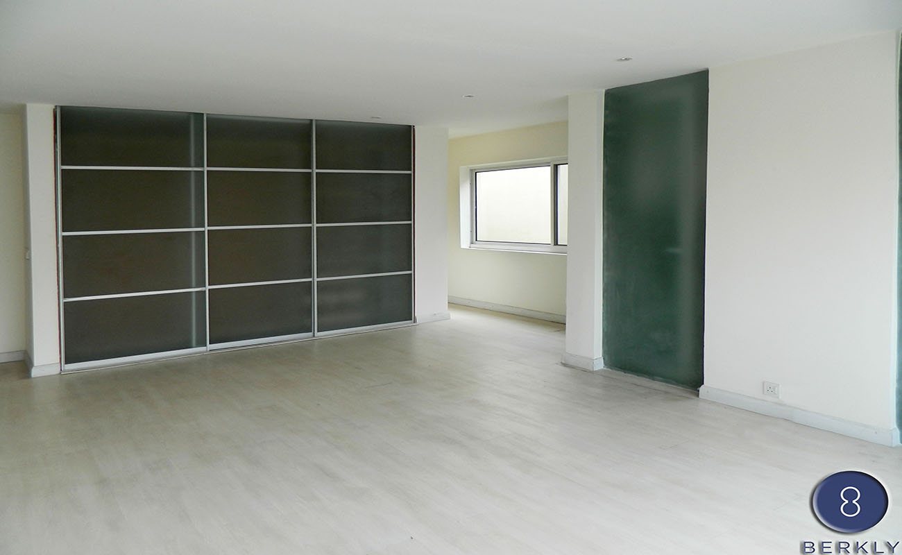 1 unit of 4 bedroom townhouse (4)