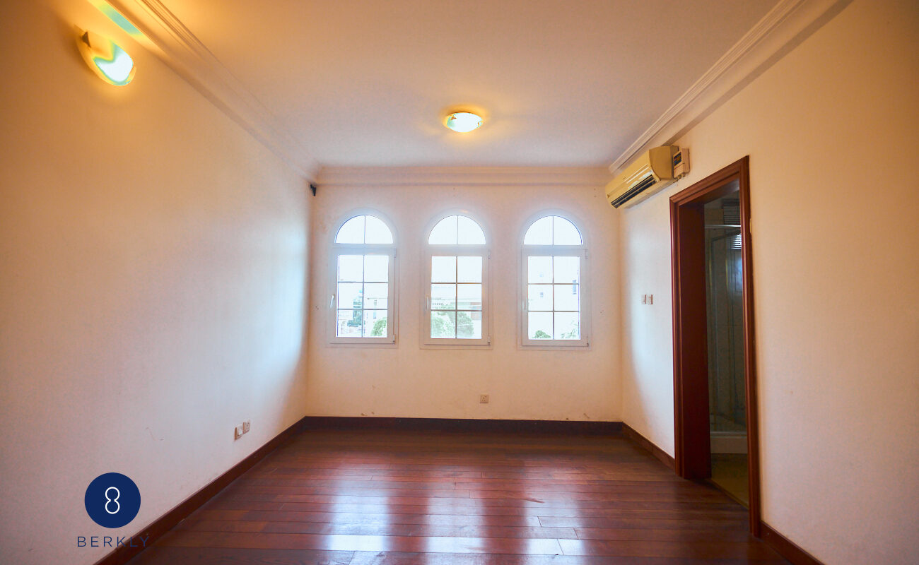 4 Bedroom Terraced Houses (14)