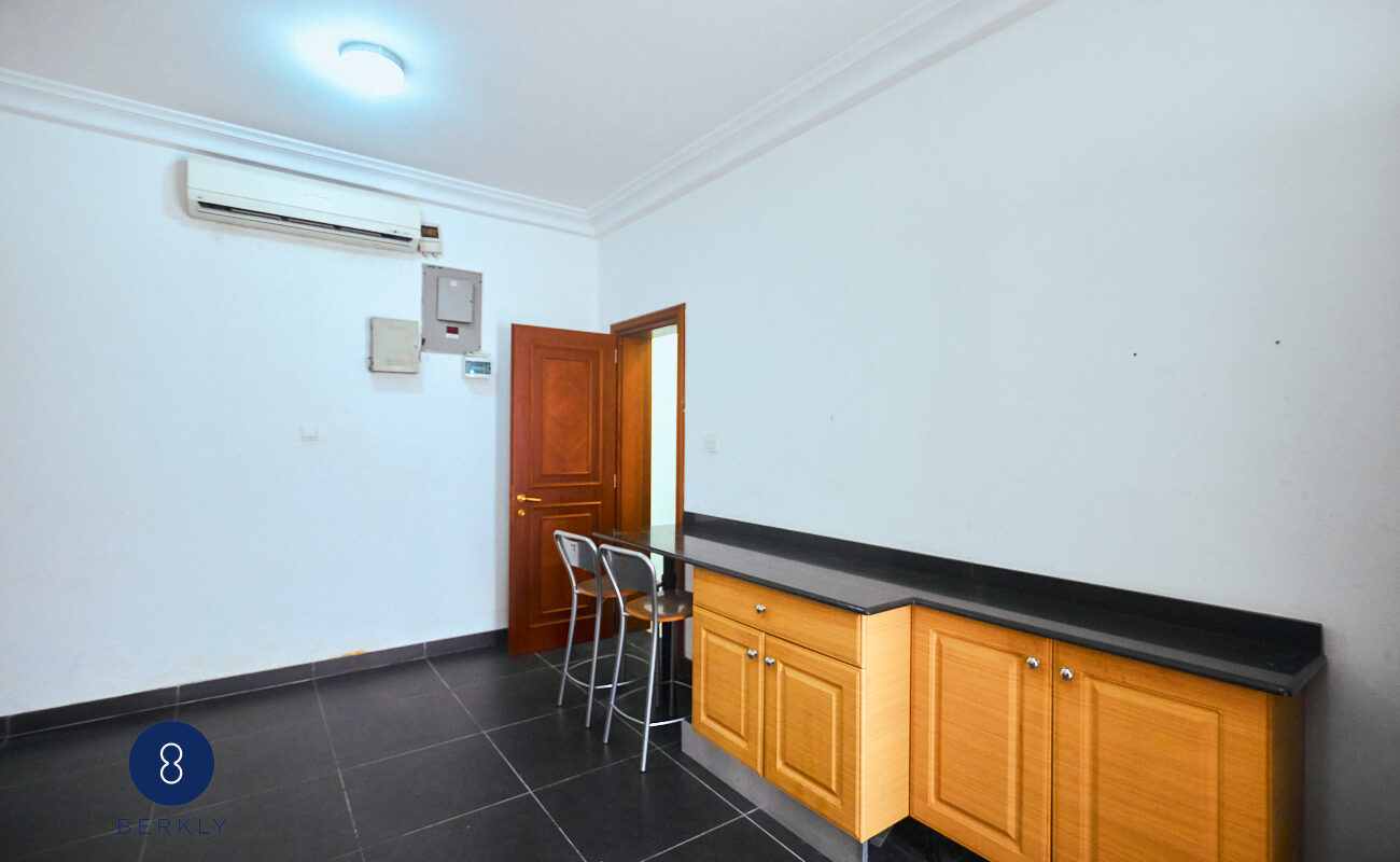 4 Bedroom Terraced Houses (16)