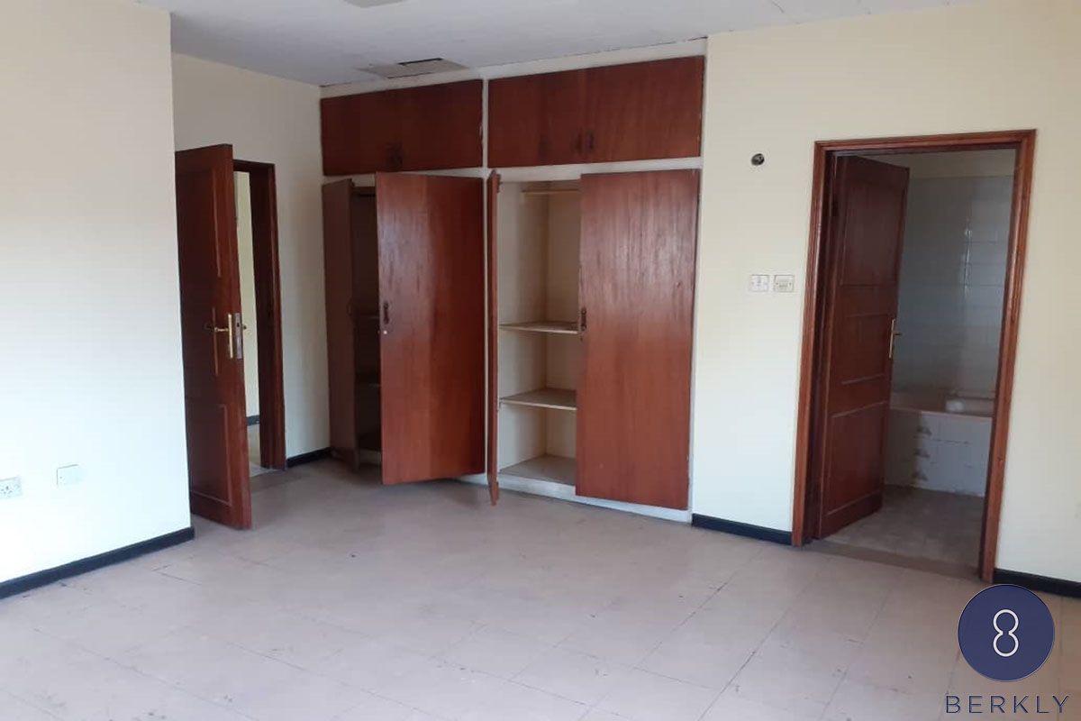 5-Bedroom Fully Detached House (4)