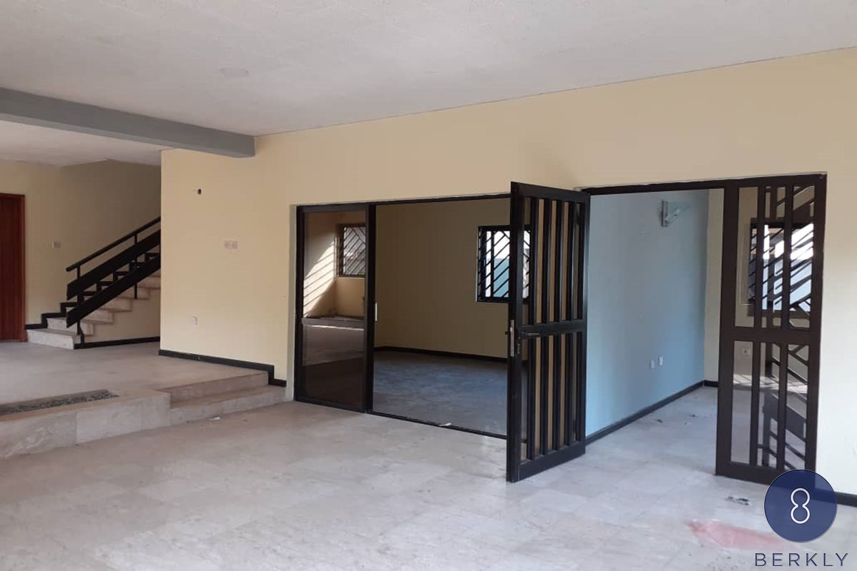 5-Bedroom Fully Detached House (5)